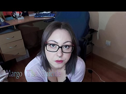 ❤️ Секси девојка са наочарима дубоко сише дилдо на камери Домаћи порно код нас